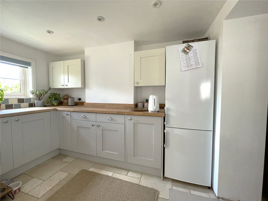 Property photo 3 of 16 Kitchen