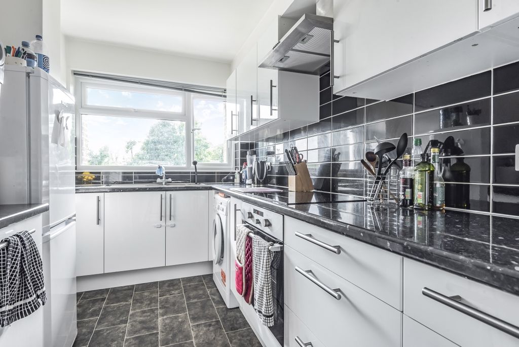 Property photo 1 of 7 653348 (3)