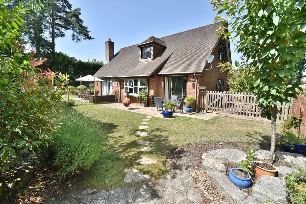 Property photo 3 of 32