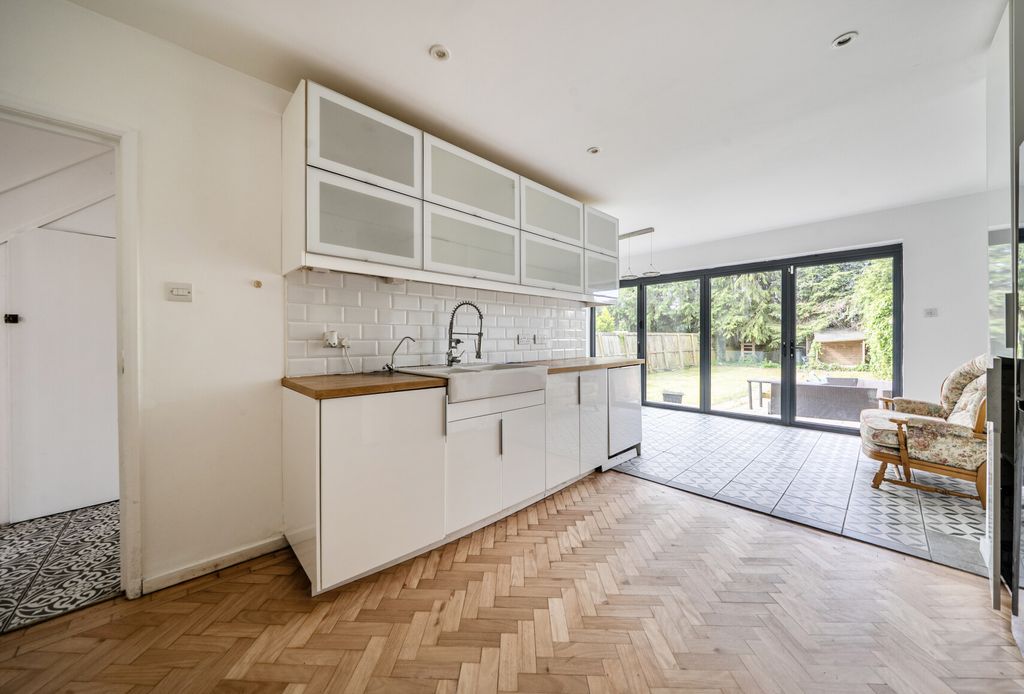 Property photo 2 of 15 Kitchen Dining Room