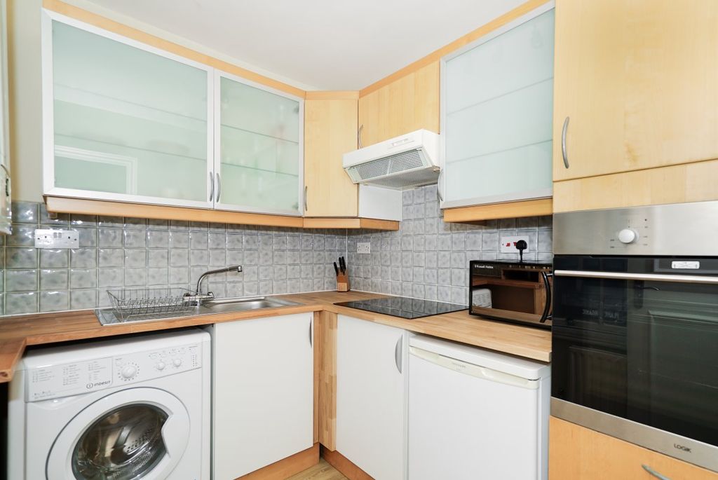 Property photo 3 of 6