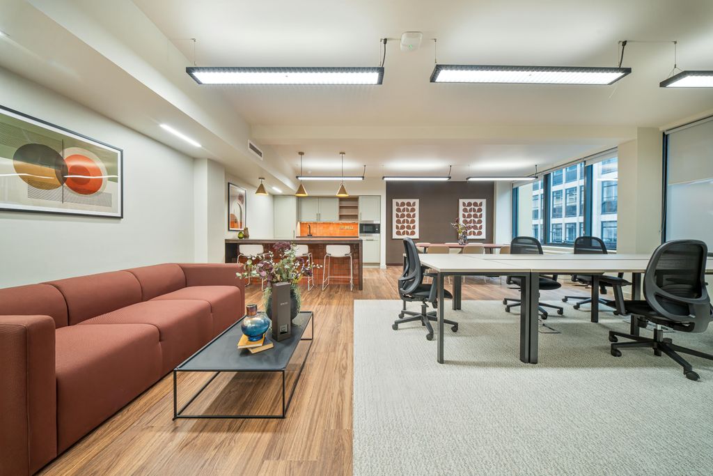 Property photo 2 of 16 12 Greek St - 1st Floor 2.Jpg