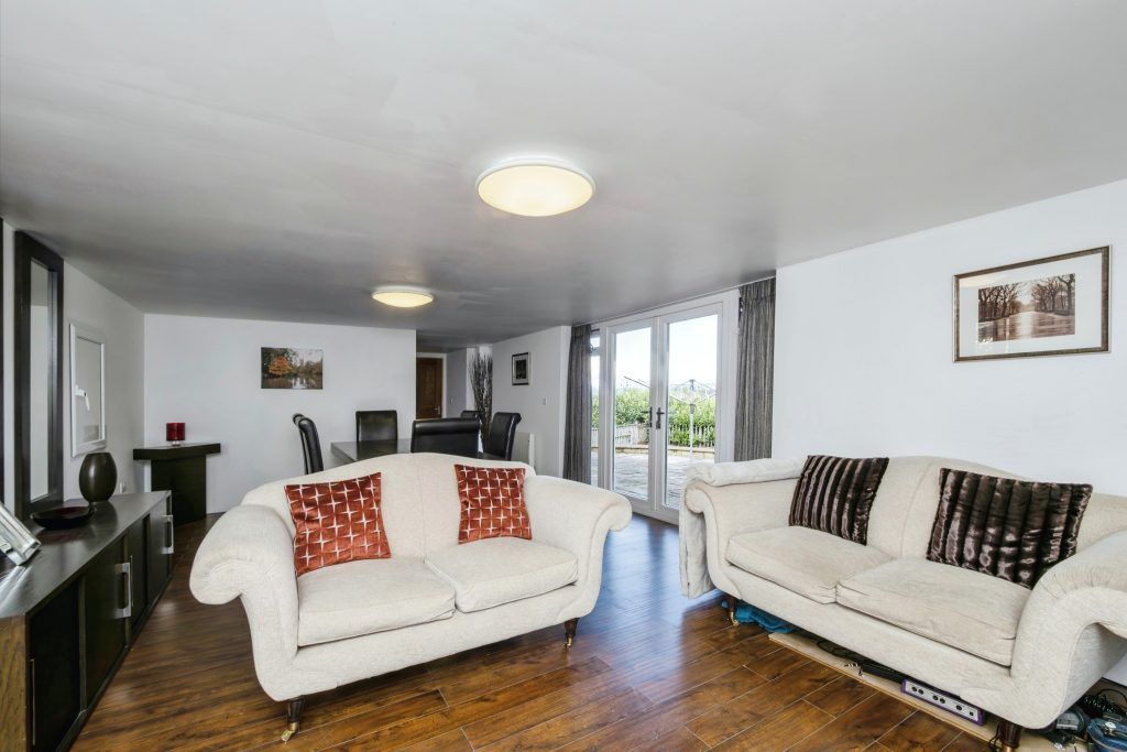 Property photo 2 of 24
