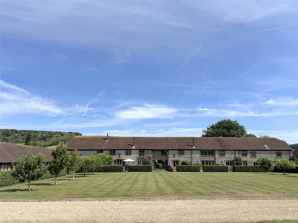 Property photo 2 of 15 Manor Farm Barns