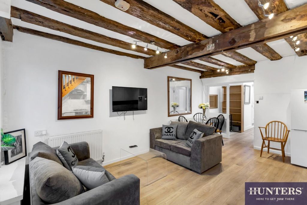 Property photo 2 of 18 Reception