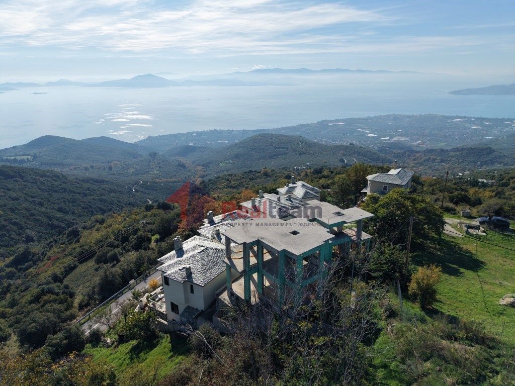 Property photo 2 of 25