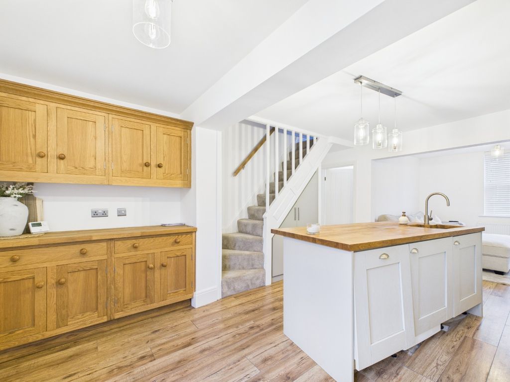 Property photo 3 of 13 4729046