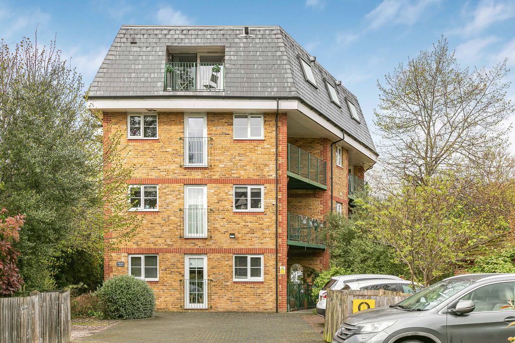 Property photo 1 of 27