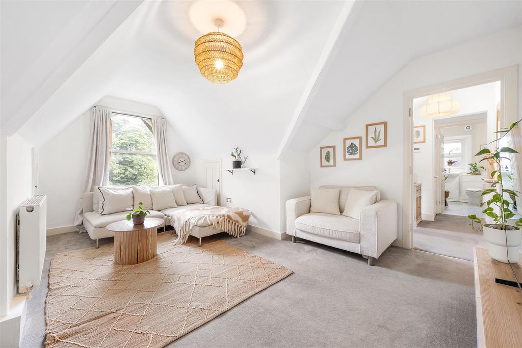 Property photo 2 of 10 Croydon Road-3.Jpg