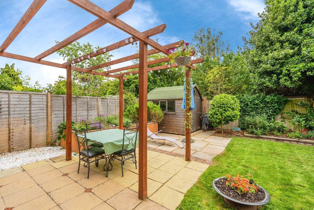 Property photo 2 of 17