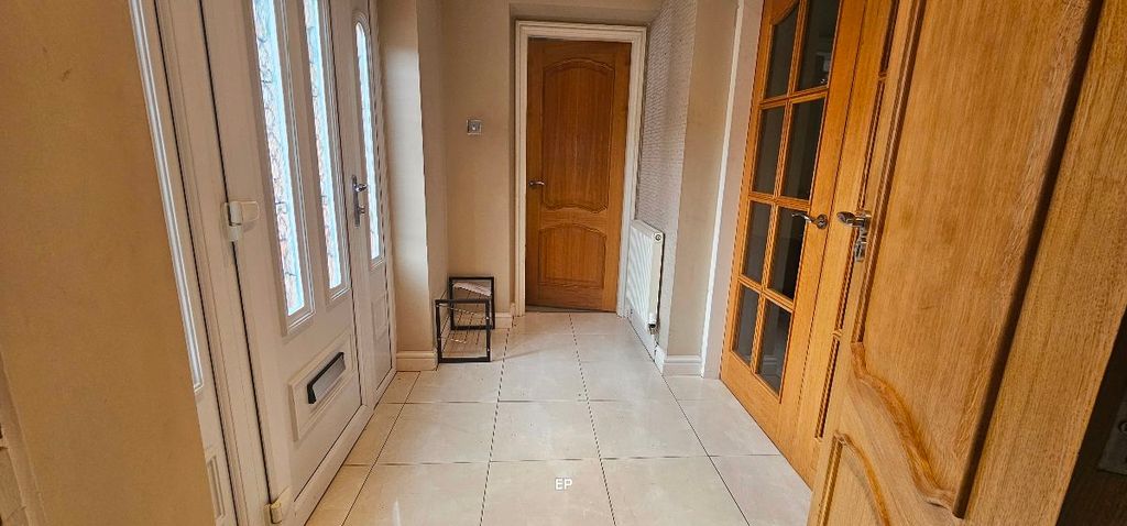 Property photo 3 of 42