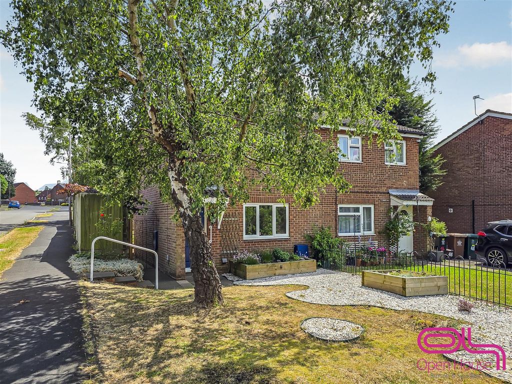 Property photo 3 of 20 Hartshill Road, Hartshorne (2).Jpg