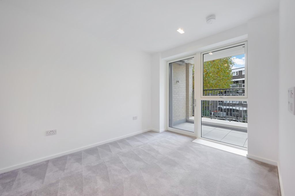 Property photo 3 of 7