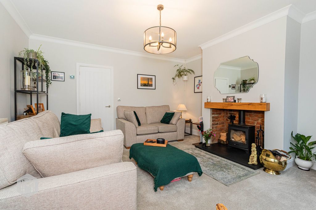 Property photo 2 of 24 Picture No. 23