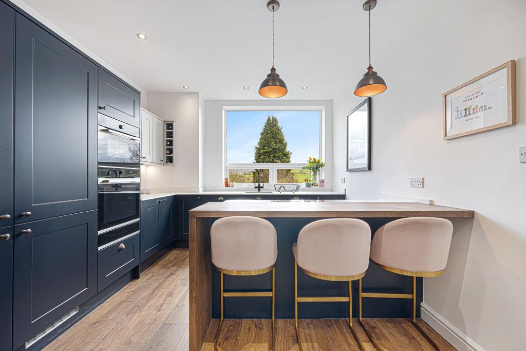 Property photo 2 of 63 142 Keighley Road Hdr-11.Jpg