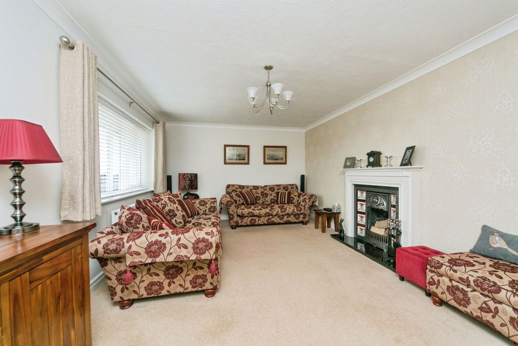 Property photo 2 of 31 Pbox-Img.Jpg