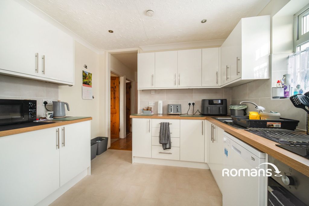 Property photo 3 of 10 Photo