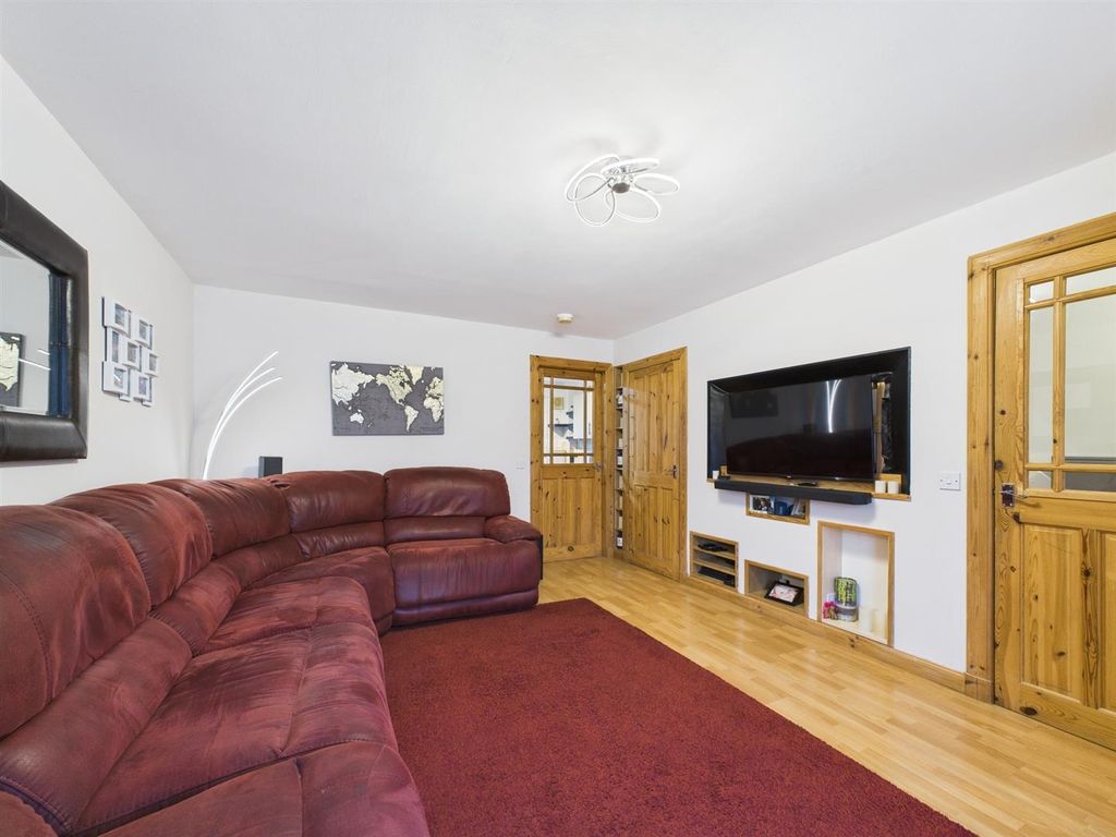 Property photo 3 of 16 Cam01486G0-Pr0942-Still015.Jpg