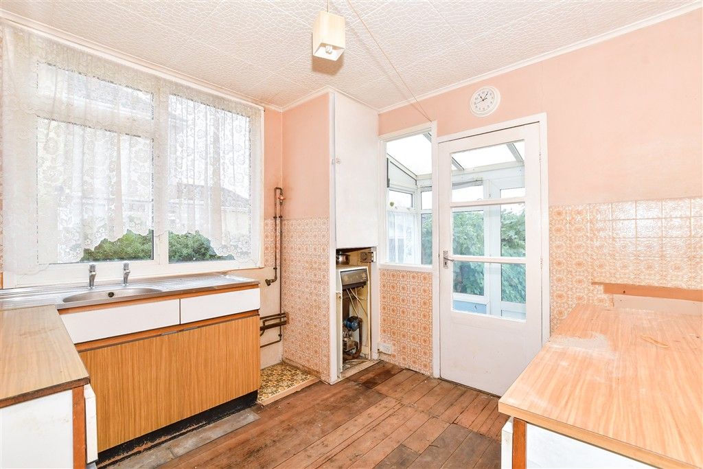 Property photo 3 of 13 Kitchen