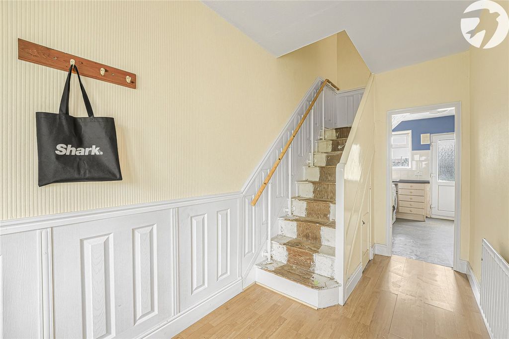 Property photo 2 of 29 Entrance Hall