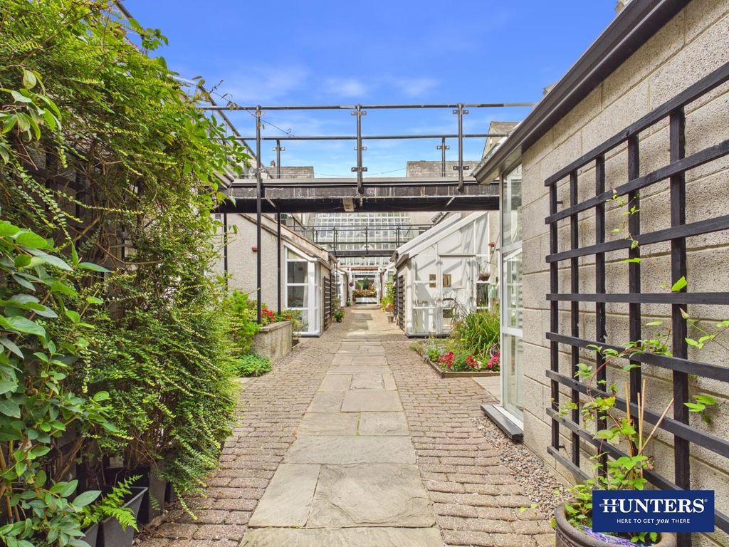 Property photo 1 of 19 Webster Yard Development