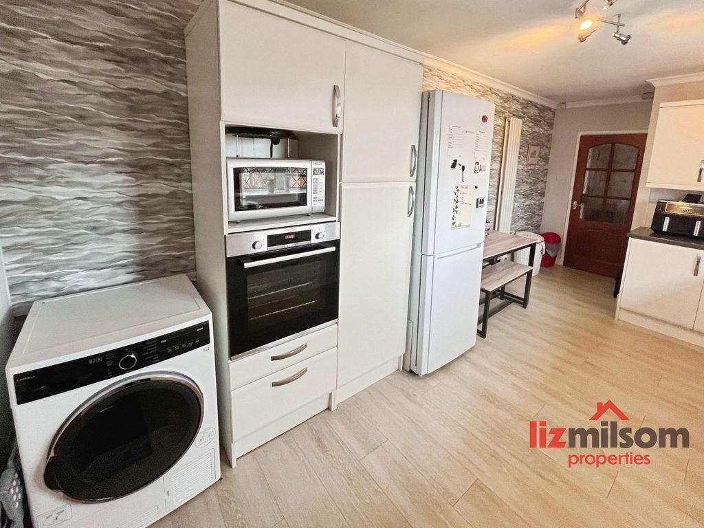 Property photo 3 of 38