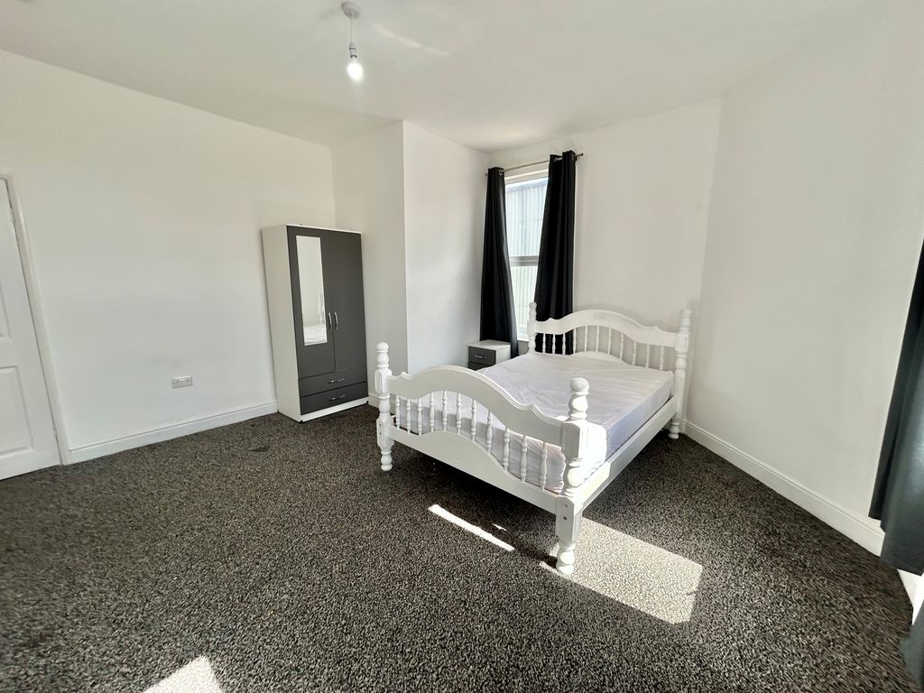 Property photo 2 of 10 Image