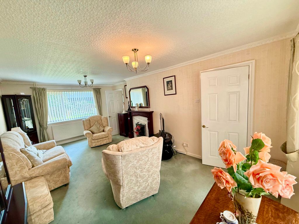 Property photo 3 of 23