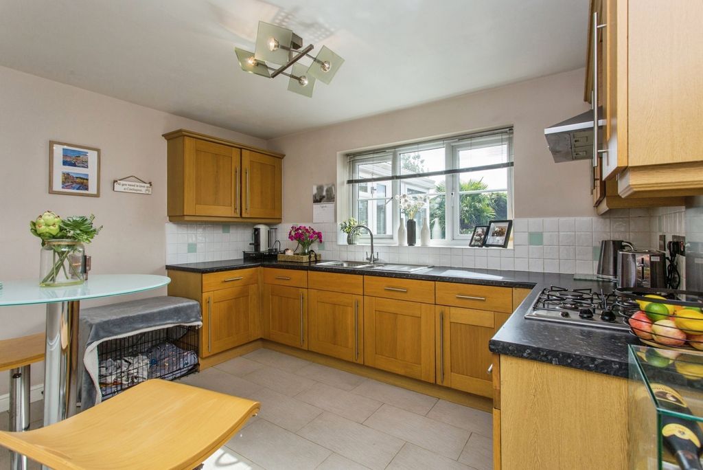 Property photo 3 of 17 Photo