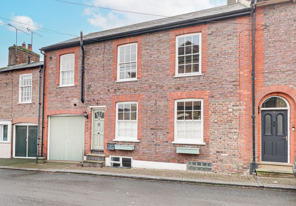 Property photo 1 of 25 Front