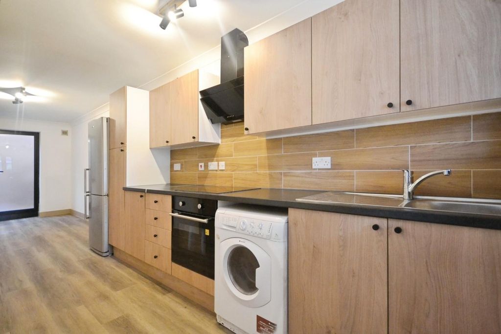 Property photo 2 of 7 93513A97-Dsc_0054.Jpg