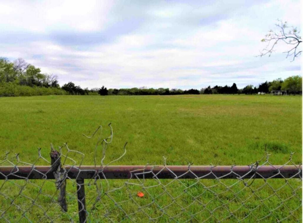 Property photo 1 of 1