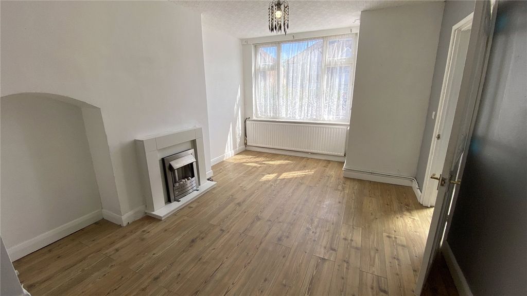 Property photo 3 of 15 Picture No. 08