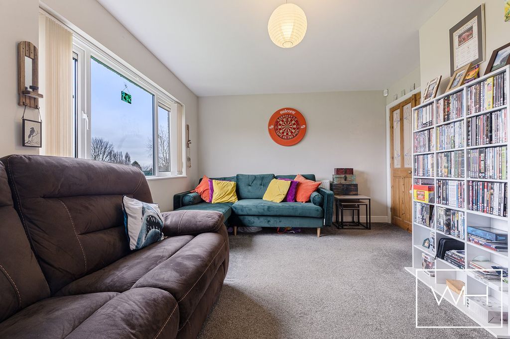 Property photo 3 of 20 48 Eskerdale Walk, Scawsby 13_297