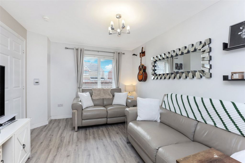 Property photo 2 of 26 Picture No. 03