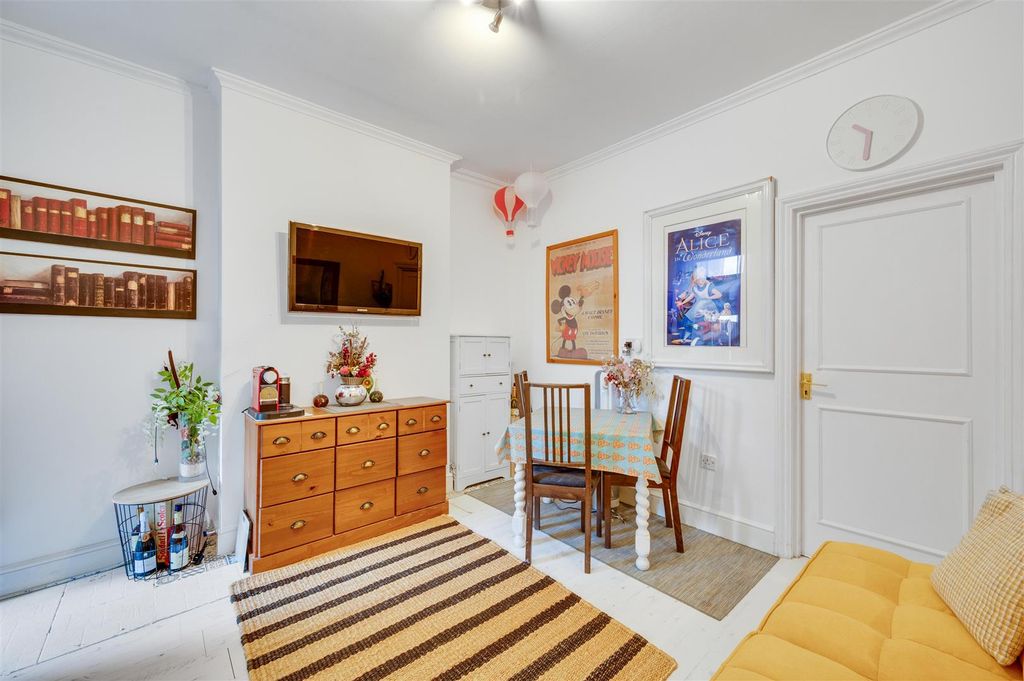 Property photo 1 of 14 Daniels_Churchmead Road, London, Nw10 2Jx_012.Jpg