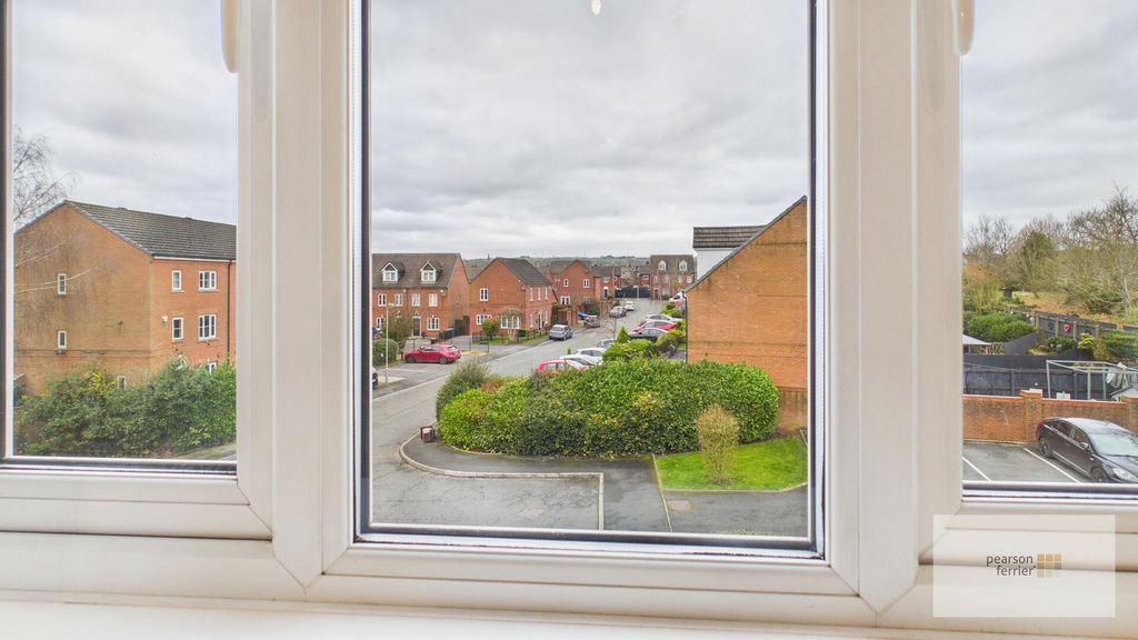 Property photo 3 of 9 Front (Exterior)