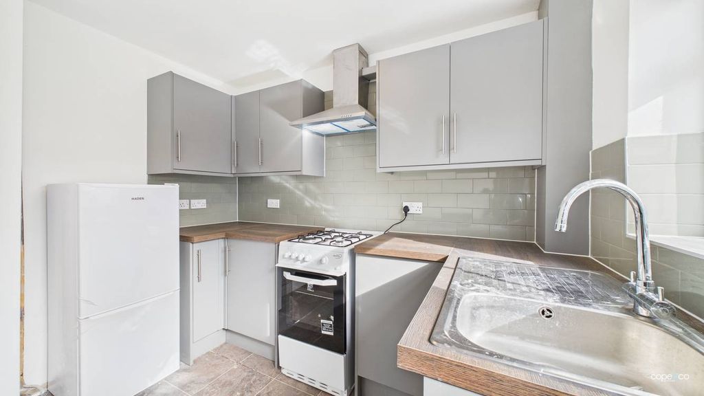 Property photo 3 of 13 2156007