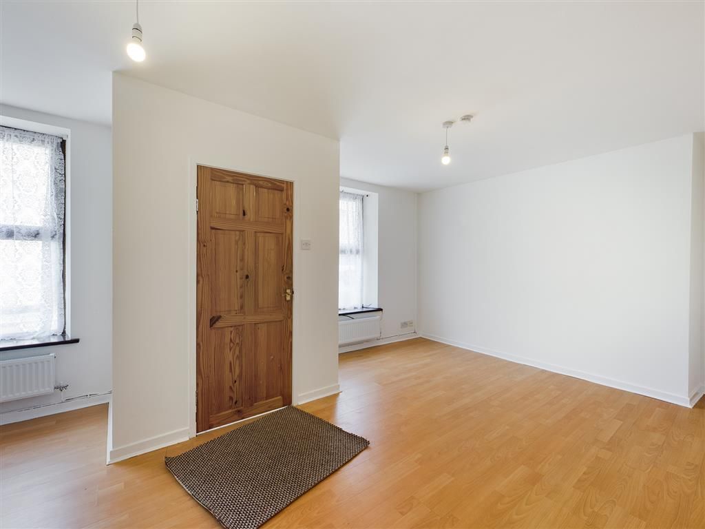 Property photo 1 of 10 Front