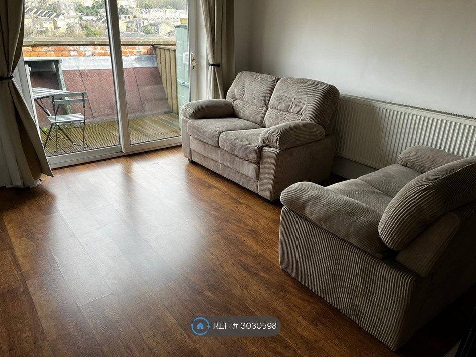 Property photo 2 of 23