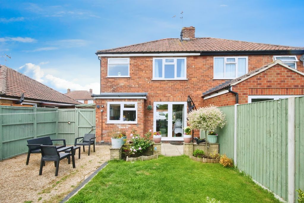 Property photo 2 of 17