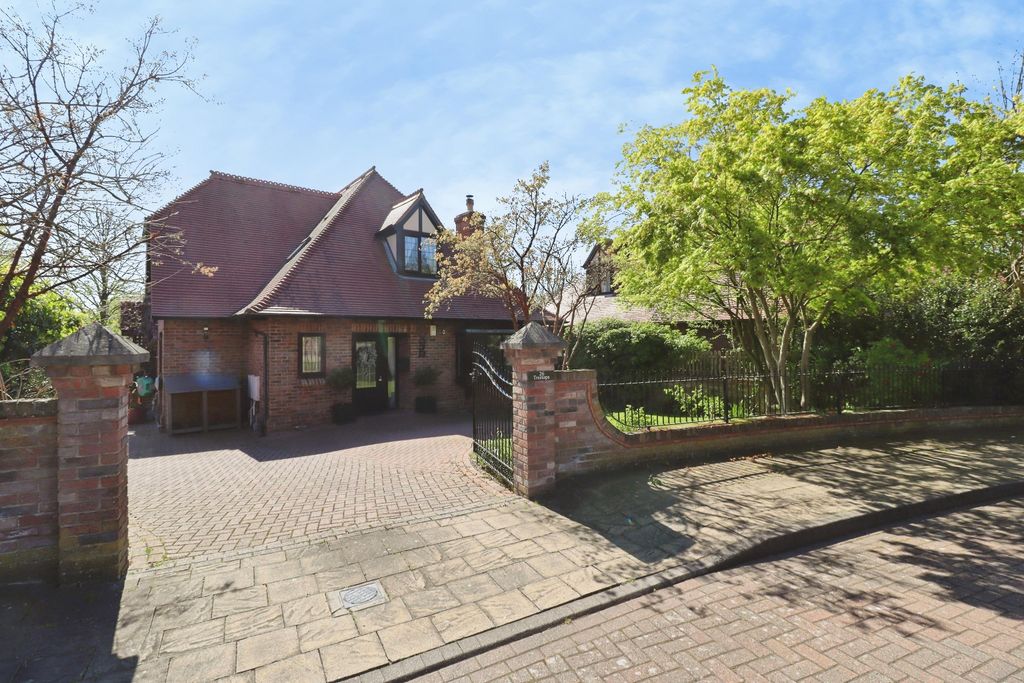 Property photo 1 of 45