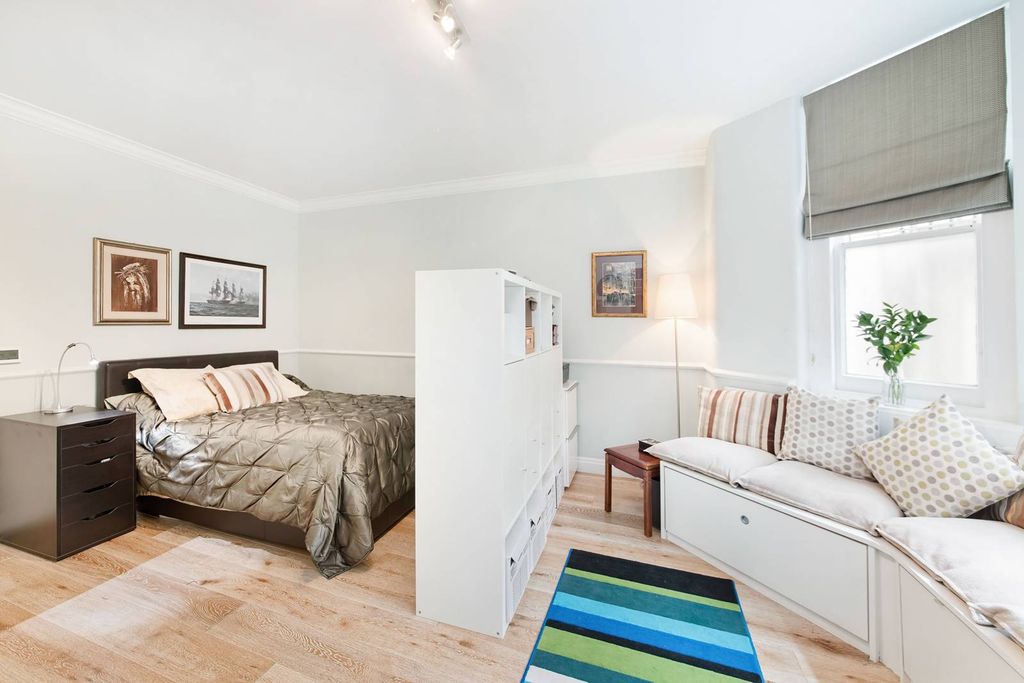 Property photo 3 of 6