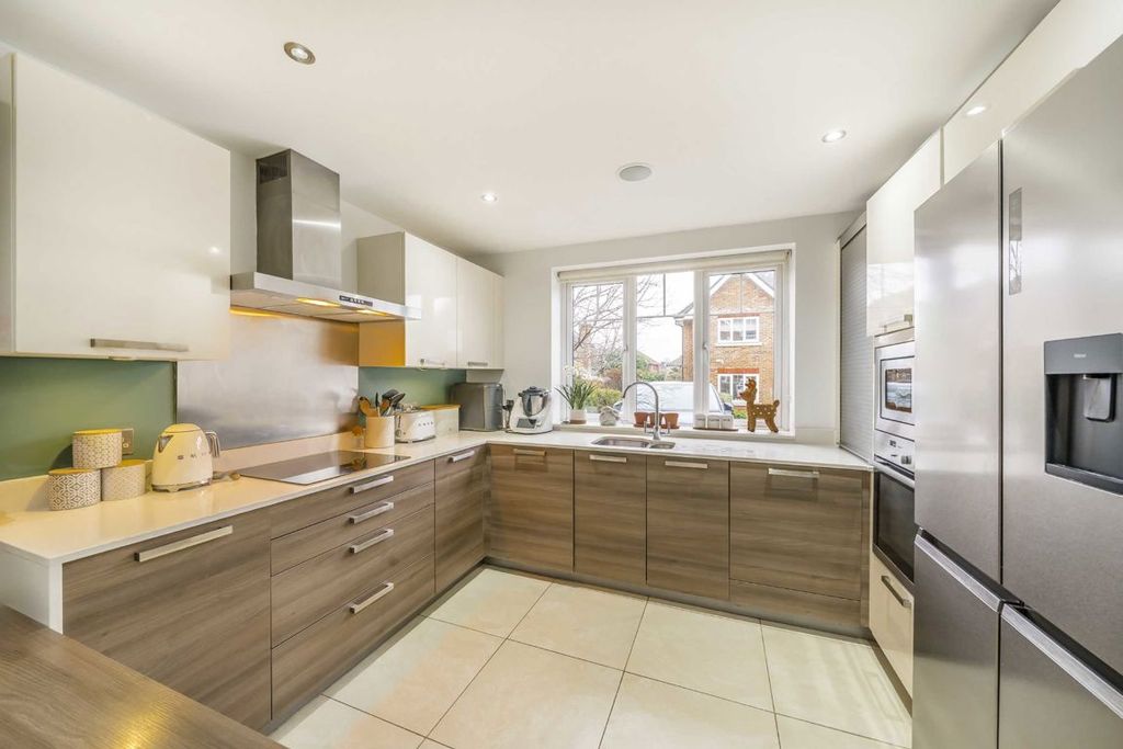 Property photo 3 of 9