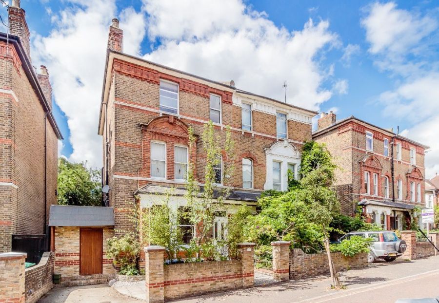 Property photo 1 of 11