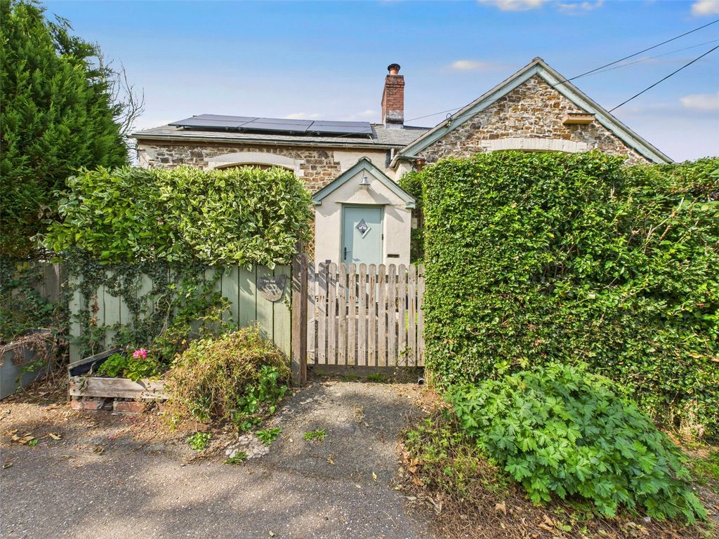Property photo 2 of 33 Picture No. 01