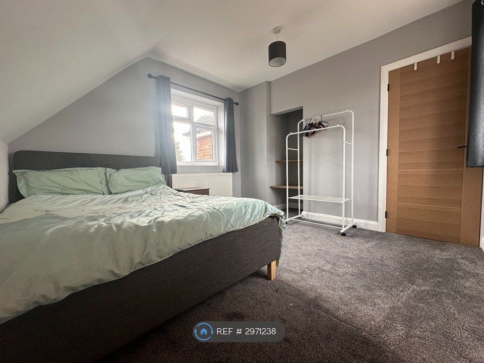 Property photo 3 of 8 Room To Let