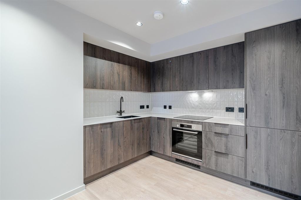 Property photo 3 of 14 1425787-1-69B876821267F.Jpg