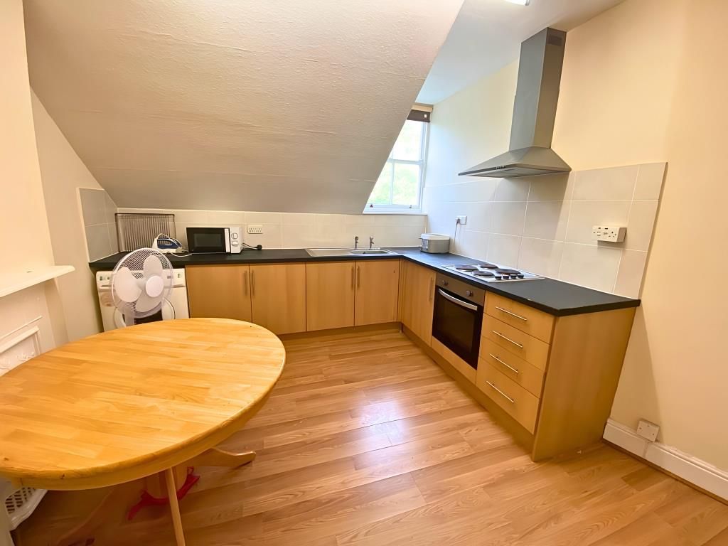 Property photo 3 of 8 Kitchen 2.Jpg