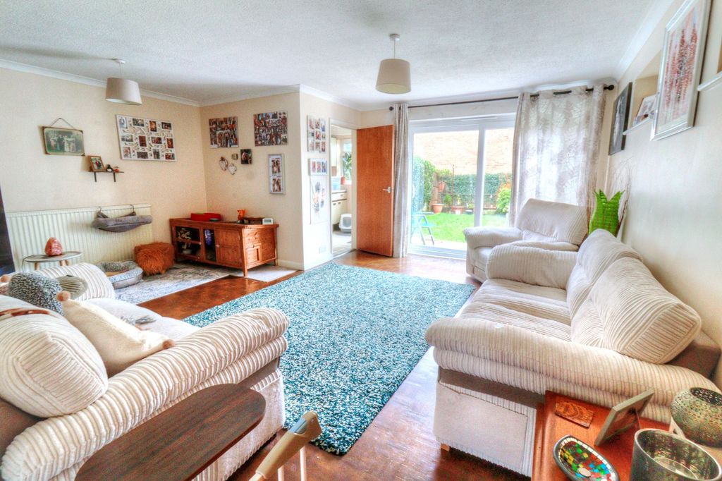 Property photo 2 of 11